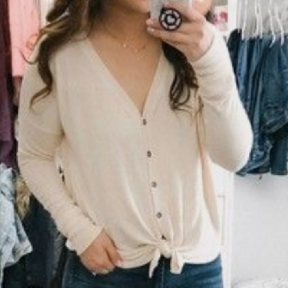 Abercrombie top button up tie front vneck long sleeve cream oatmeal M